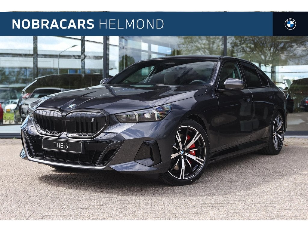 BMW i5 eDrive40 M Sport / Achteruitrijcamera / Adaptieve LED, Auto's, BMW, 2095 kg, Achterwielaandrijving, Nieuw, Sedan
