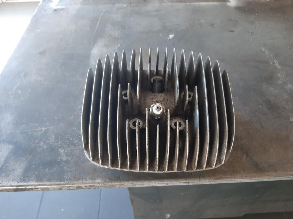 Te koop cilinder kop voor cz 250 cc cross, Motoren, Onderdelen | Oldtimers, Ophalen of Verzenden