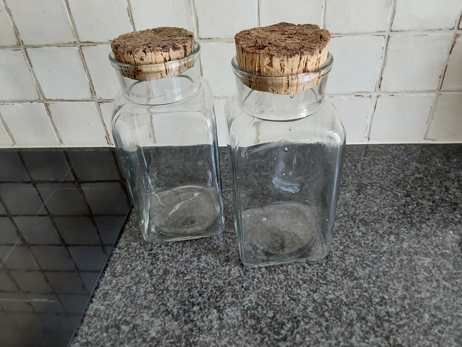 Twee glazen potten met kurken deksel, Ophalen of Verzenden, Zo goed als nieuw, Glas