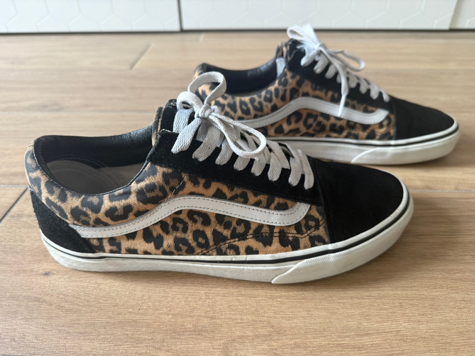 VANS Maat 43 Zwart Luipaard Tijger, Zwart, Ophalen of Verzenden, Sneakers of Gympen, Zo goed als nieuw