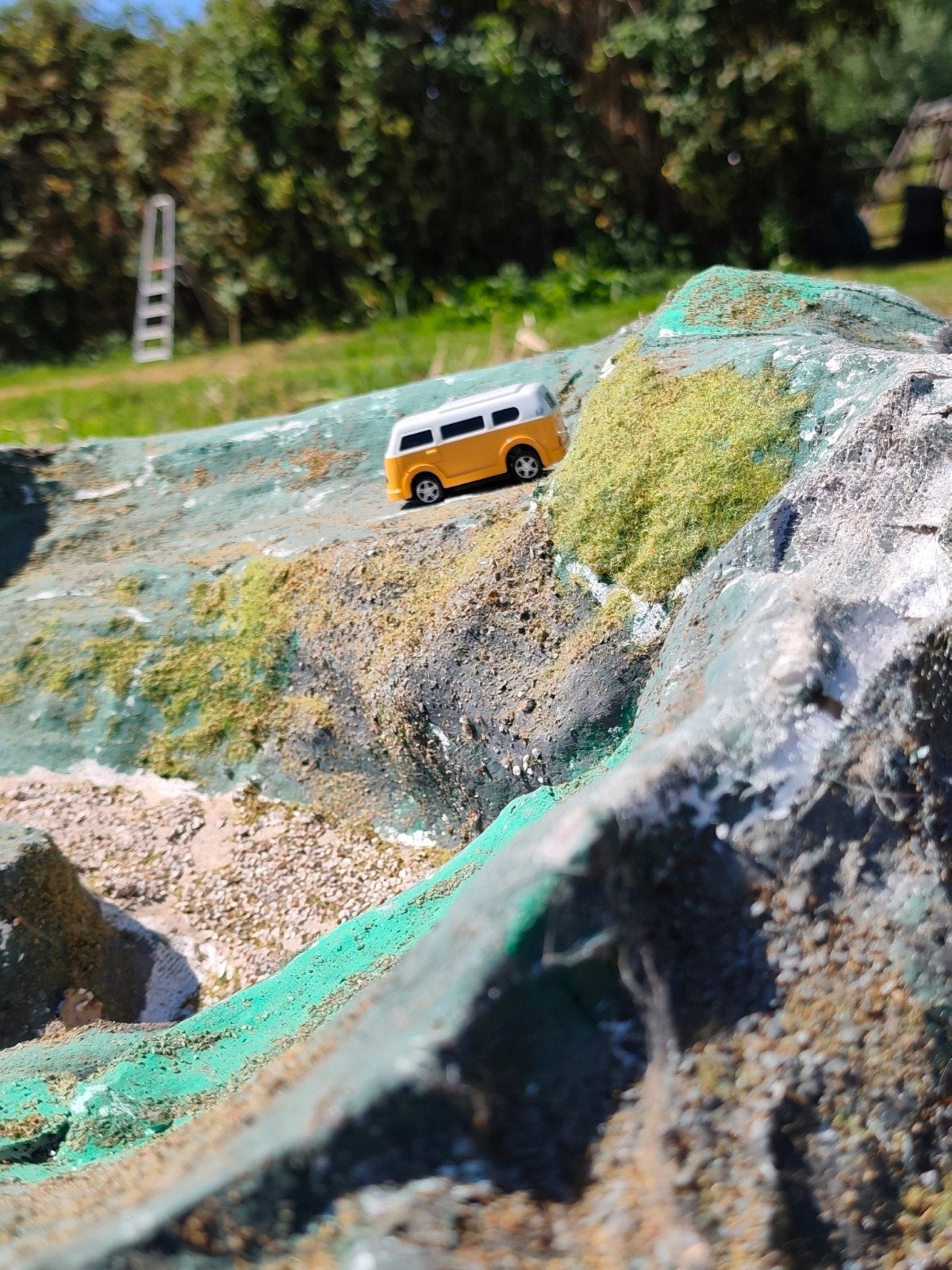 Diorama landschap met heuvel en tunnels, Ophalen, Groter dan 1:35