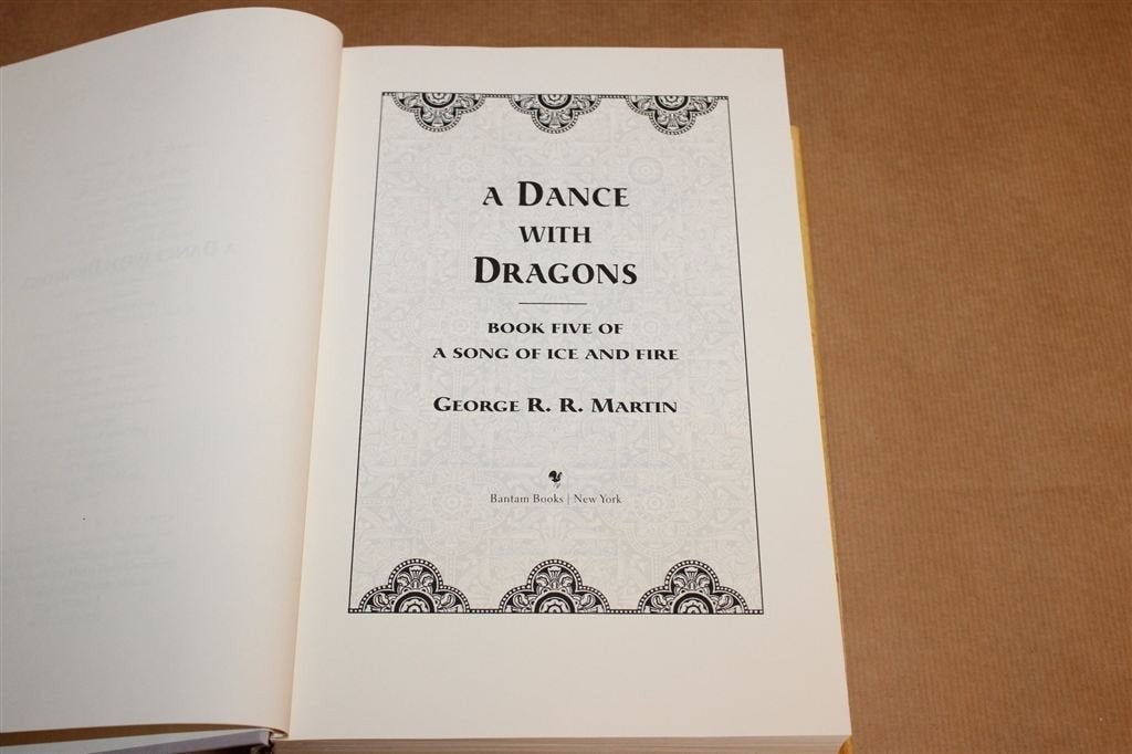 A Dance With Dragons — Deel 5 van Game of Thrones-serie, Boeken, Fantasy, Ophalen of Verzenden, Zo goed als nieuw