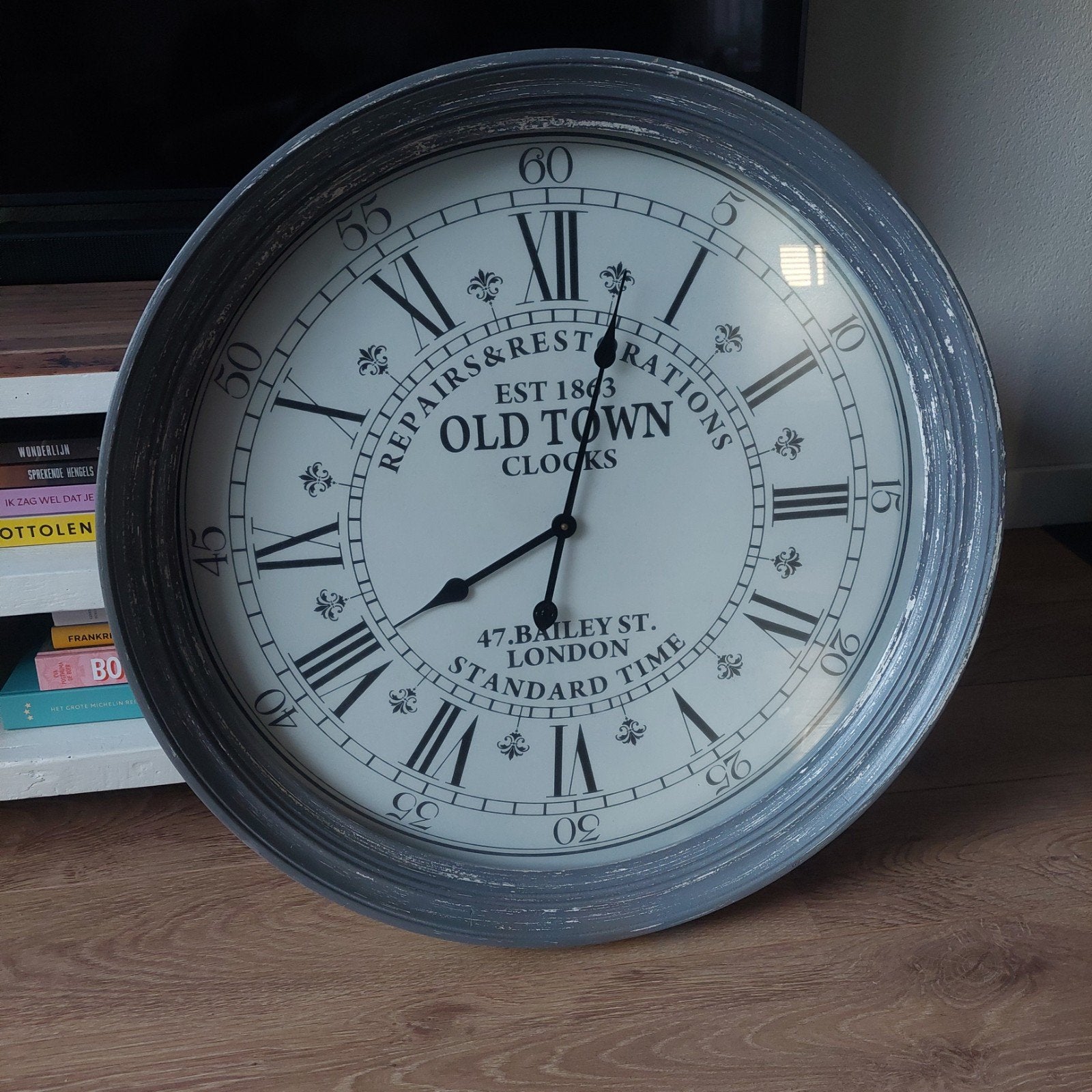 Grote wandklok 'Old Town Clocks' - Vintage stijl, Antiek en Kunst, Antiek | Klokken, Ophalen