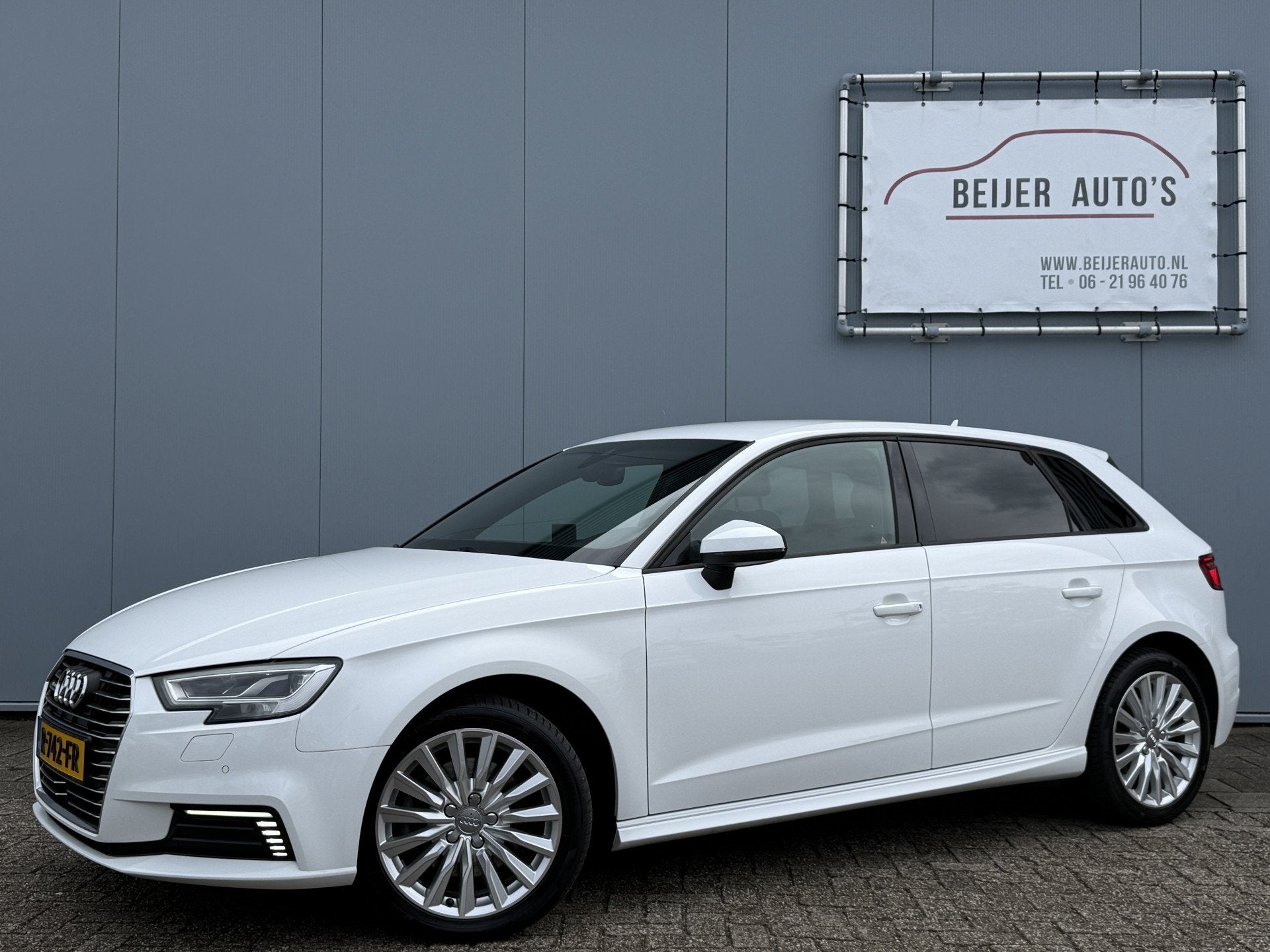 Audi A3 Sportback 1.4 e-tron Sport Automaat Navigatie/Camera, Auto's, Stof, Gebruikt, Euro 6, 4 cilinders