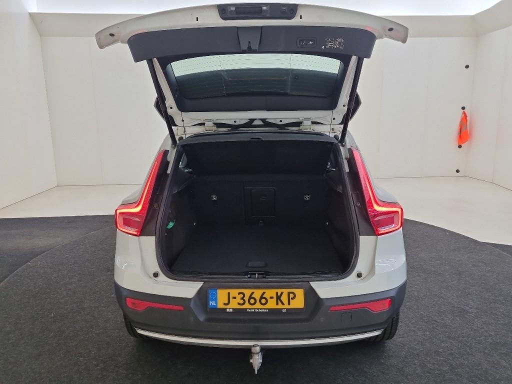 Volvo XC40 2.0 B4 Business Pro | Adaptieve Cruise Control |, Auto's, Stof, 4 cilinders, Wit, Bedrijf