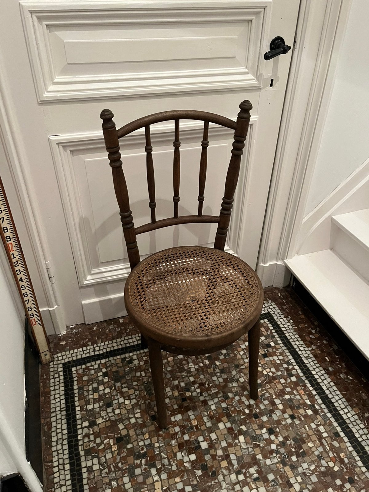 ANTIEKE STOEL MET WEBBING FISCHEL THONET, Ophalen