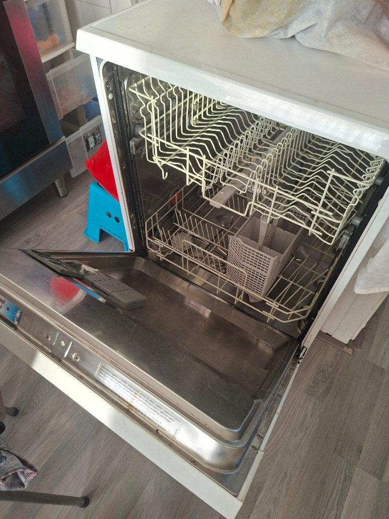Vaatwasser, Witgoed en Apparatuur, Vaatwasmachines, Ophalen, Minder dan 10 liter, Zo goed als nieuw, Energieklasse A of zuiniger