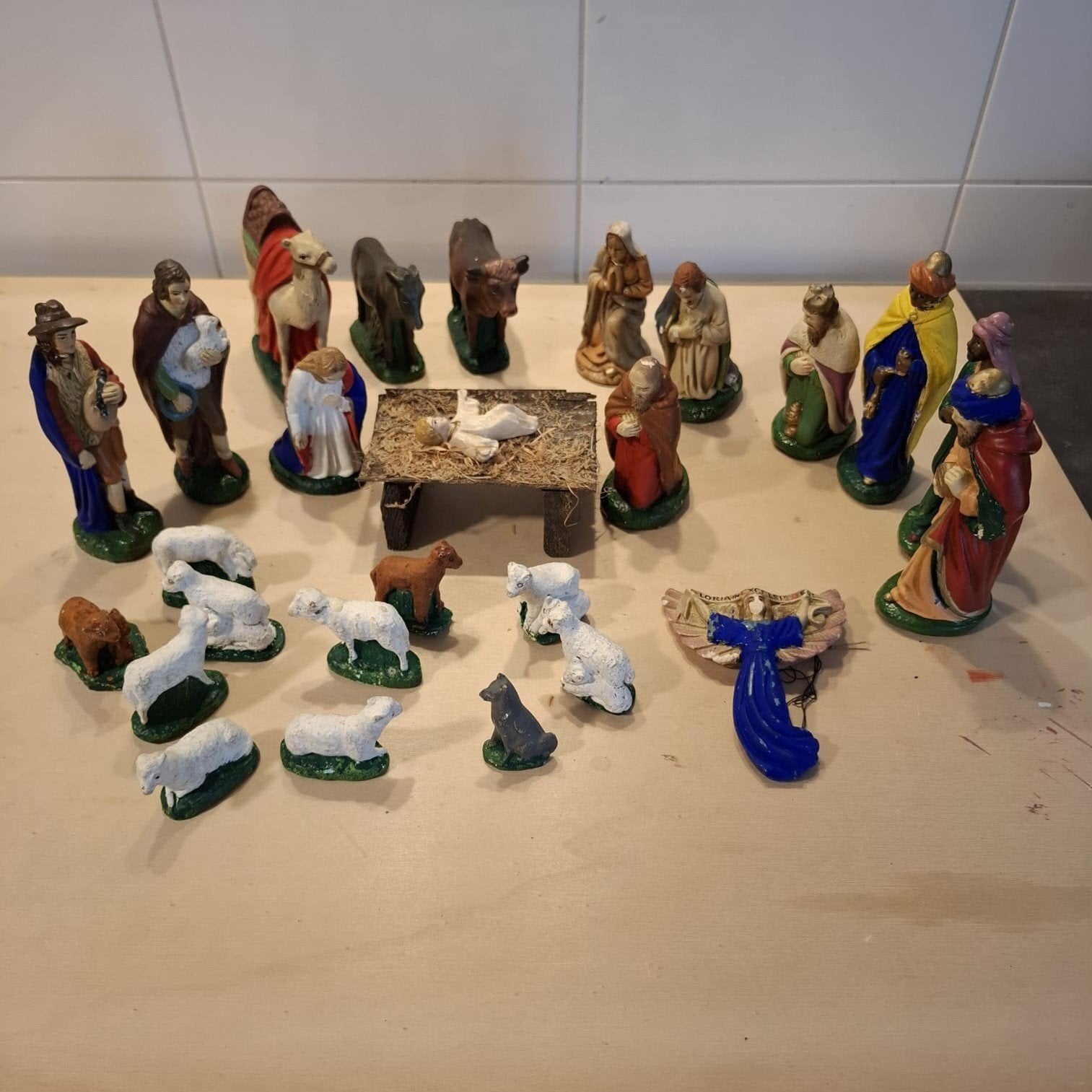 27 delig kerstfiguren/groep uit de jaren 60. Kerst stal, Ophalen of Verzenden