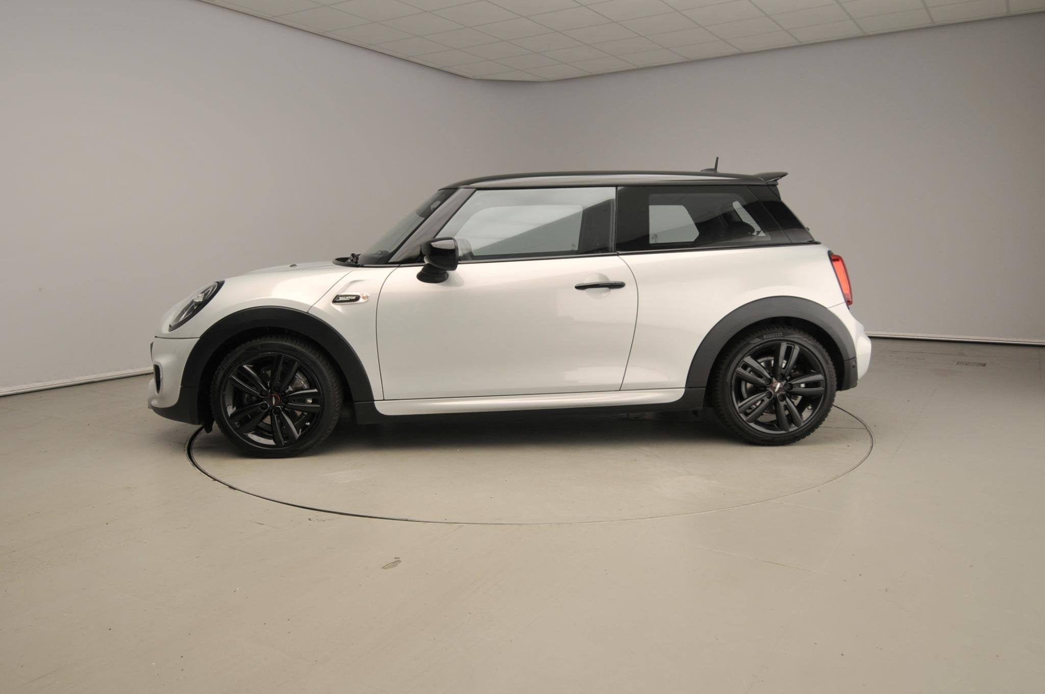 MINI 3 deurs Cooper JCW Pakket / Sportstoelen / Stoelverwarm, Auto's, Voorwielaandrijving, Gebruikt, 4 stoelen, Origineel Nederlands