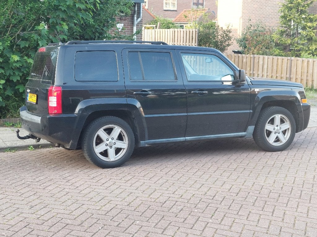 Jeep patriot, Stof, Zwart, 4 cilinders, Zwart