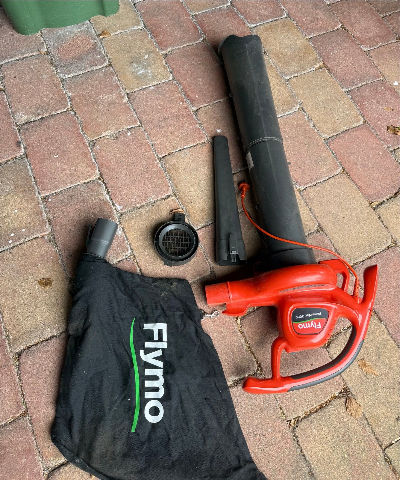 Flymo PowerVac 3000 Bladblazer/Bladzuiger met Versnipperfunc, Ophalen, Handgedragen, Zo goed als nieuw, Met opvangzak