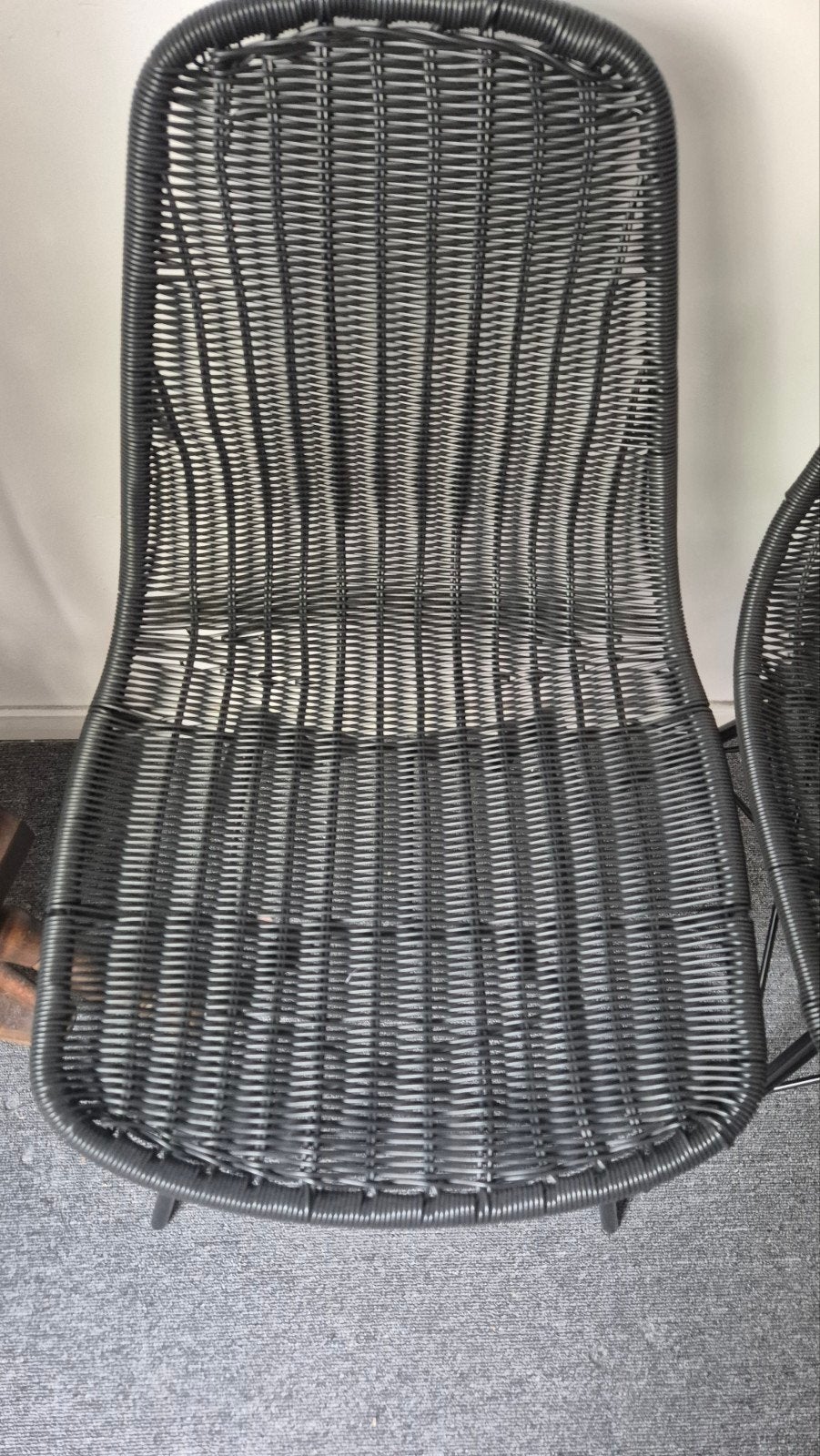 2 zwarte rieten stoelen, Huis en Inrichting, Stoelen, Ophalen, Twee, Zwart, Riet of Rotan