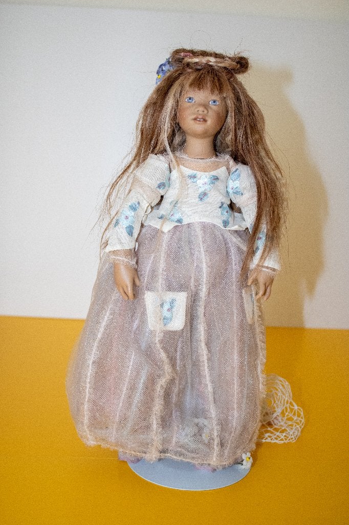 Annette Himstedt, kleine staande Mera, Verzamelen, Poppen, Ophalen of Verzenden, Zo goed als nieuw, Pop, Levensecht of Reborn