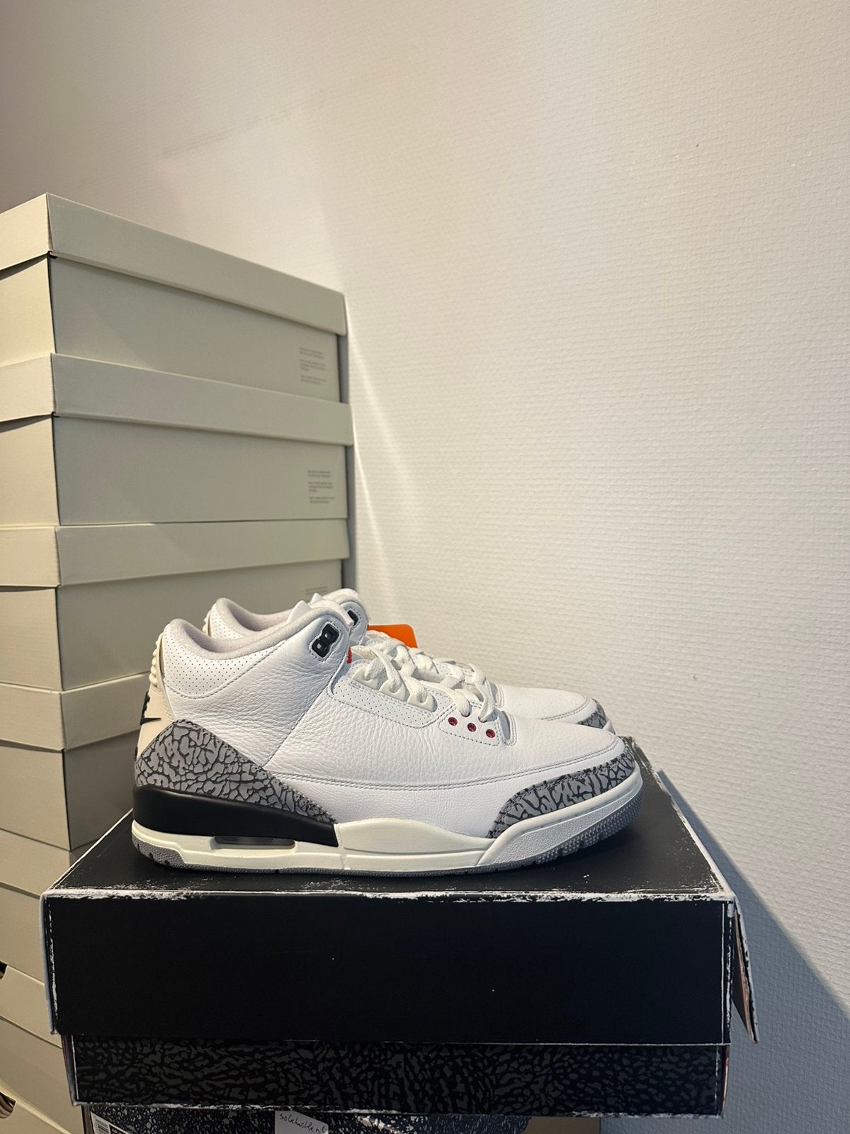 Jordan 3 "White Cement Reimagined" 45, Wit, Nieuw, Ophalen of Verzenden, Sneakers of Gympen
