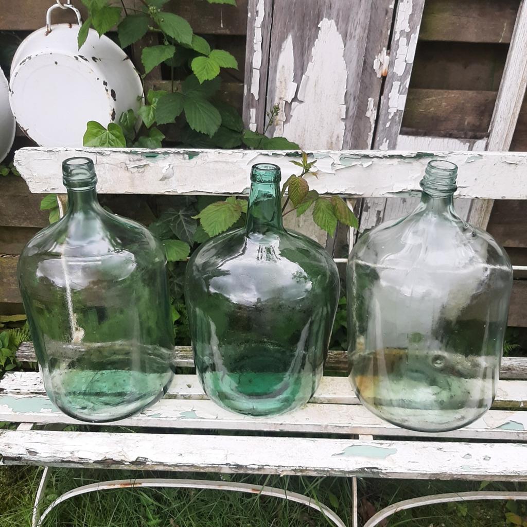 Oude groene gistflessen, Ophalen