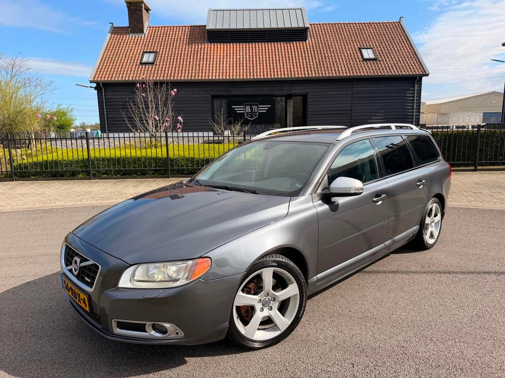 Volvo V70 2.0T R-Edition 200PK AUTOMAAT LEER NAVI XENON, Euro 5, Zwart, 4 cilinders, 203 pk