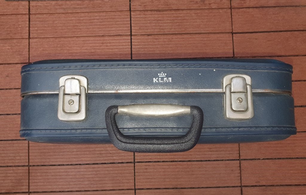 Vintage KLM koffer donkerblauw afm.40x37x12cm gebruik sporen, Gebruikt, Hard kunststof, Minder dan 50 cm, Ophalen of Verzenden