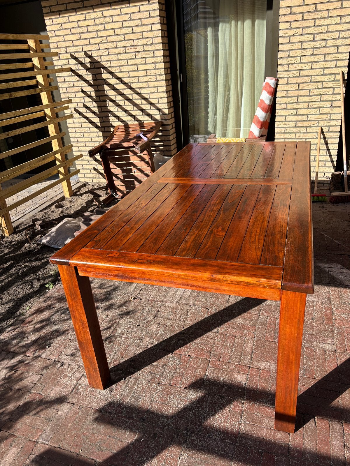 Houten tuintafel | Net gelakt, Ophalen, Zo goed als nieuw, Rechthoekig, Hout