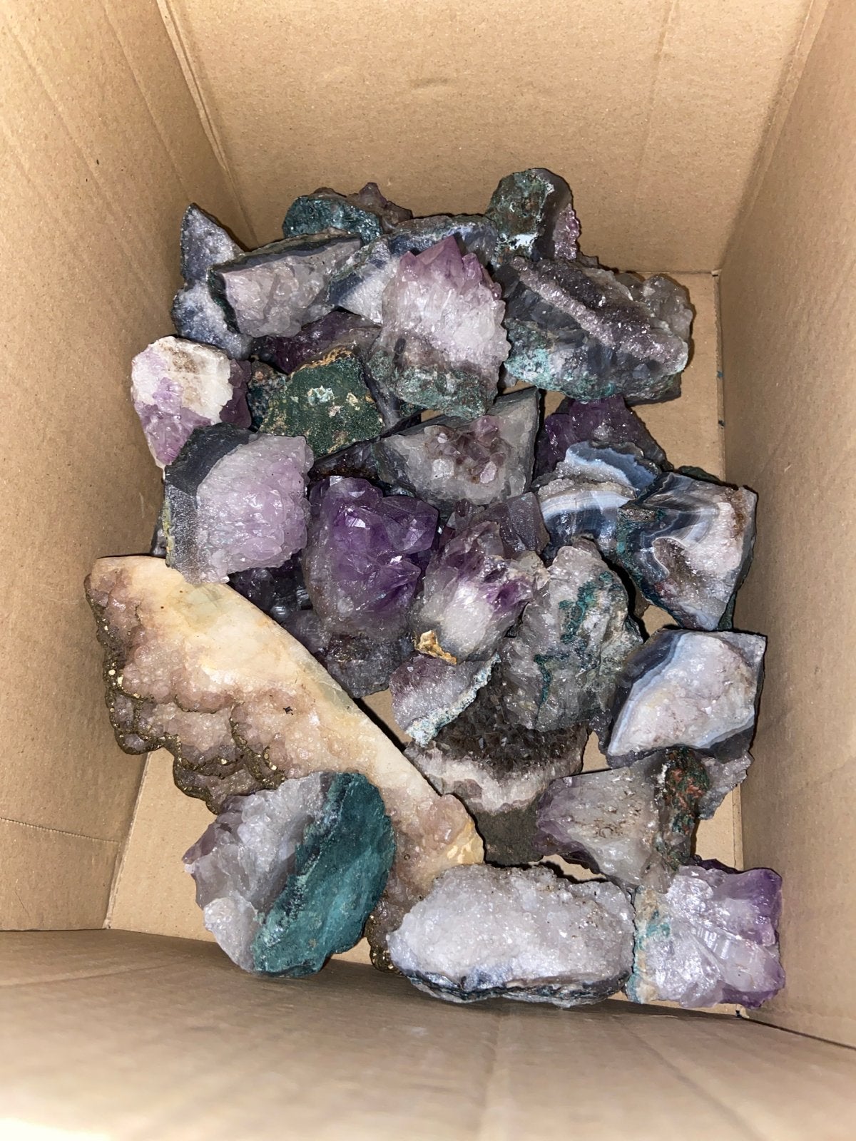 Doos met Amethist Kristal Stenen en Mineralen, Verzamelen, Ophalen of Verzenden, Mineraal
