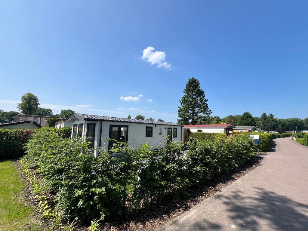 chalet op prachtig park op de veluwe, Caravans en Kamperen, Tot en met 4