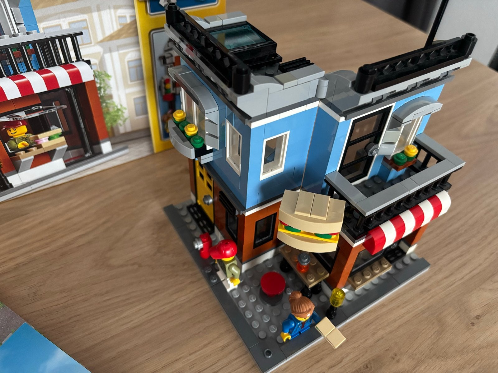 LEGO Creator 31050 Hoekrestaurant - 3-in-1 set, Ophalen, Gebruikt