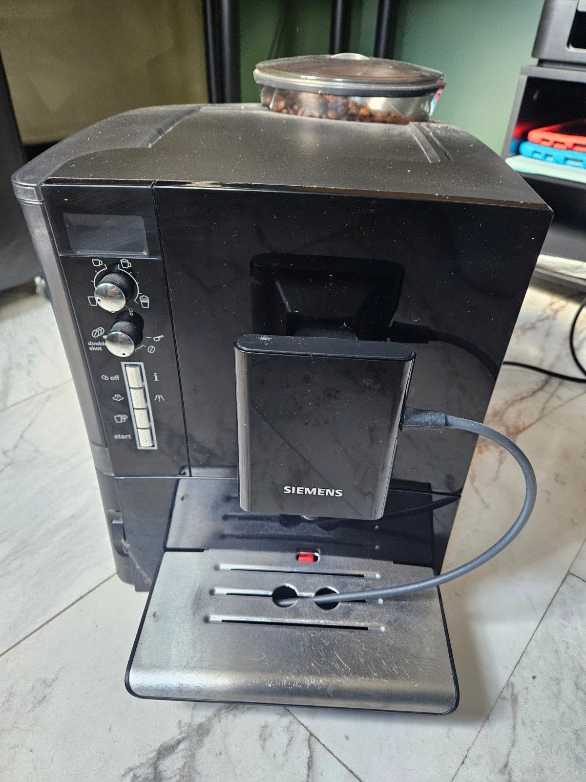 Siemens EQ Koffiezetapparaat verse bonen, Gebruikt, 10 kopjes of meer, Koffiemachine, Koffiebonen