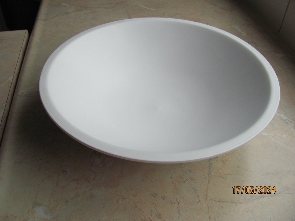 NIEUWSTAAT wit ronde SCHAAL aardewerk KOM doorsnede ø 34 cm, Schaal, Rond, Ophalen of Verzenden, Zo goed als nieuw