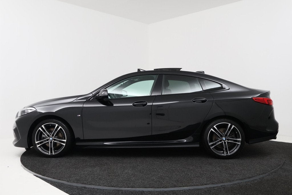 BMW 2-serie Gran Coupé 218i Business Edition Plus (PANORAMA, Auto's, BMW, 136 pk, Gebruikt, 1350 kg, Zwart