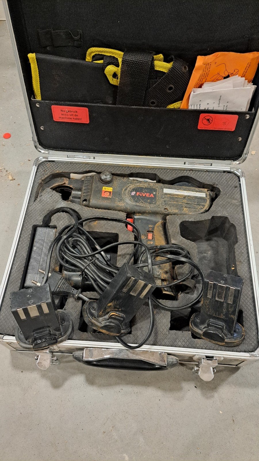 Vlechtmachine Fivea RT308 met koffer en draadrollen, Ophalen of Verzenden, Gebruikt