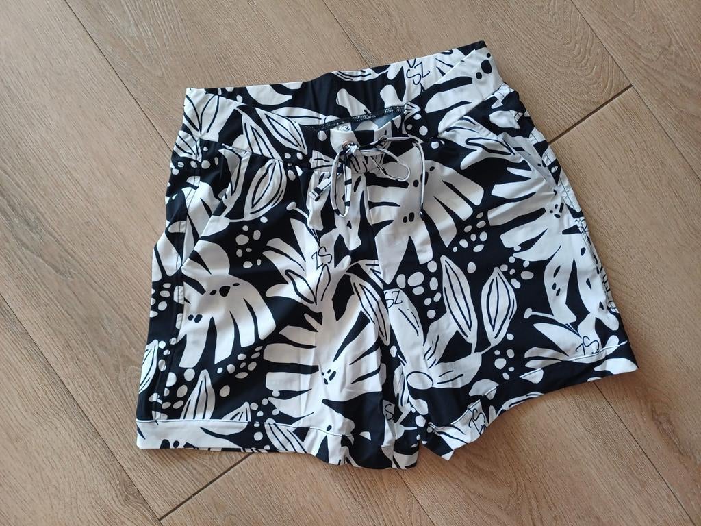 Korte broek Zoso maat XS, nieuw, Kleding | Dames, Broeken en Pantalons, Kort, Zwart, Nieuw, Ophalen of Verzenden