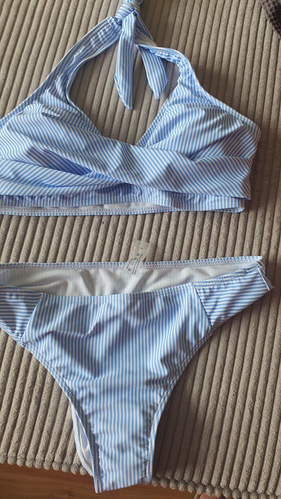 Mooie nieuwe blauw wit gestreepte bikini maat L, Kleding | Dames, Badmode en Zwemkleding, Ophalen of Verzenden
