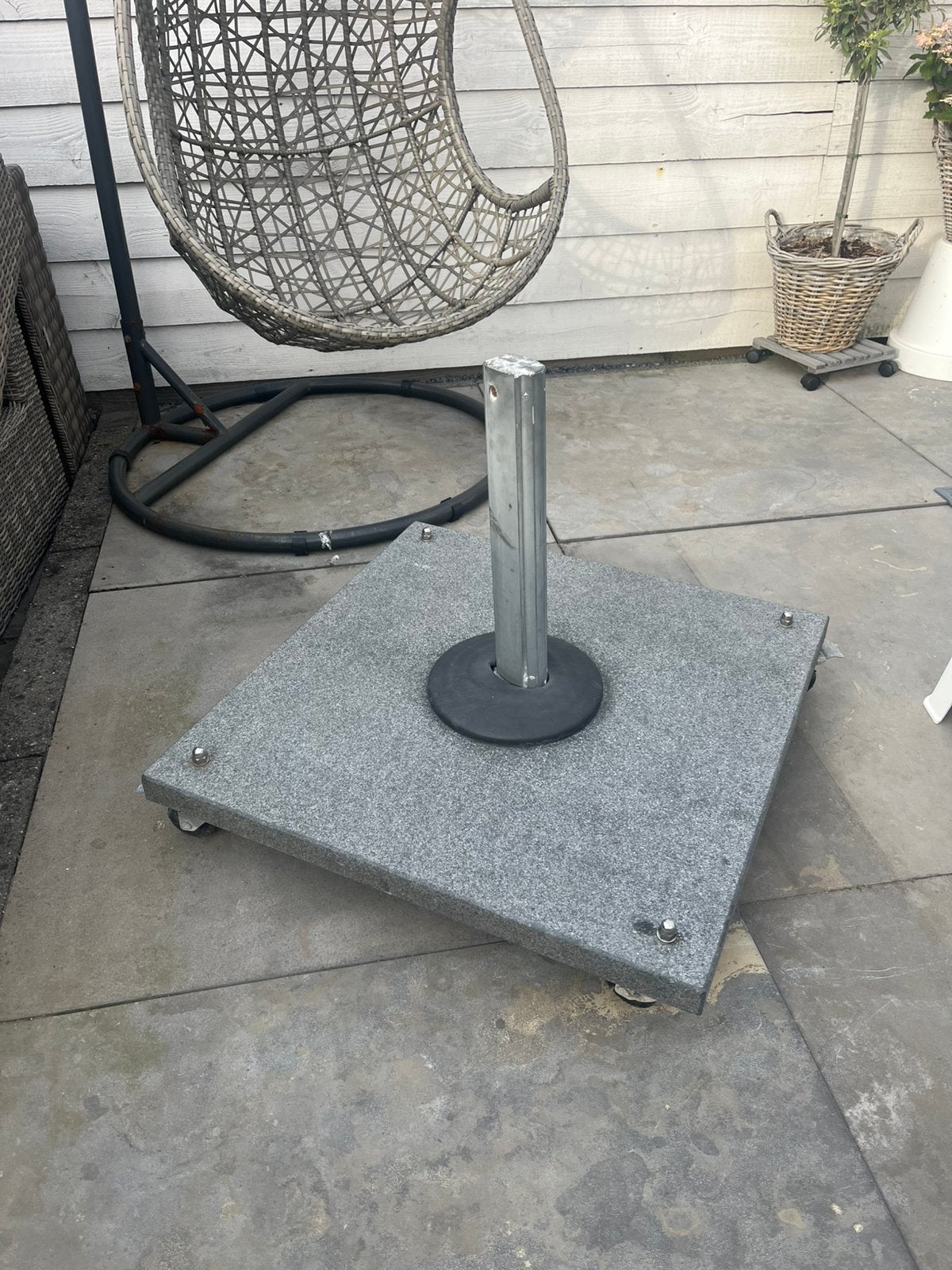 Stenen zweef Parasol voet op wieltjes 80x80 cm, Tuin en Terras, Parasols, Ophalen, Gebruikt, Minder dan 1 meter, Parasolvoet