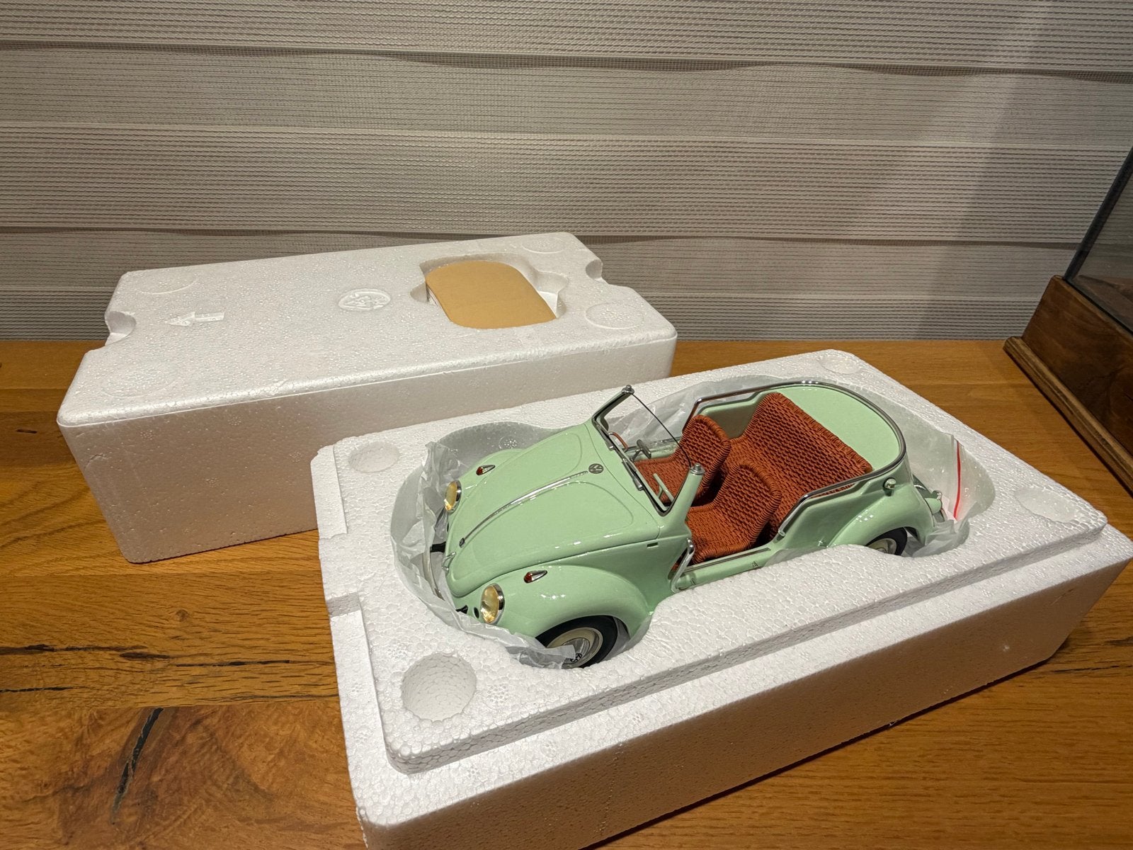 VW Kever Jolly Schaalmodel 1/18 - Nieuw in Doos, Ophalen, Nieuw, Auto, Overige merken