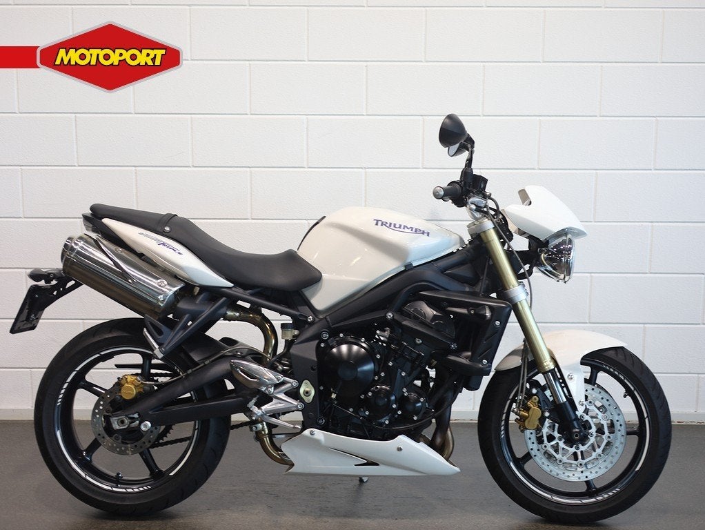 Triumph STREET TRIPLE (bj 2010), Triumph Motocycles, Triumph.Benelux@triumph.co.uk, De Droogmakerij 40A
1851 LX   Heiloo, NL, Naked bike