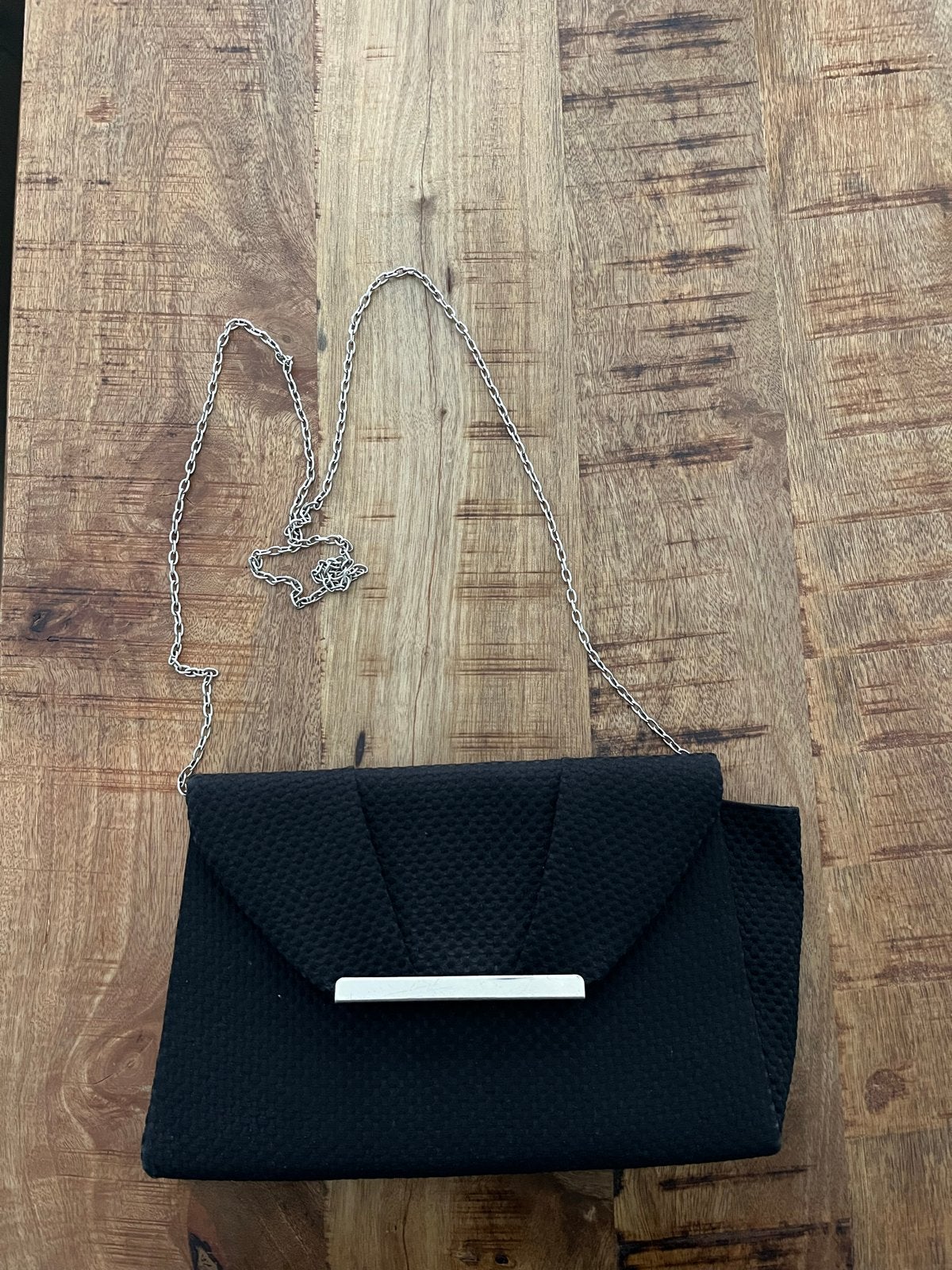 Zwart avondtasje met zilveren ketting, Ophalen of Verzenden, Zo goed als nieuw, Zwart, Avondtasje