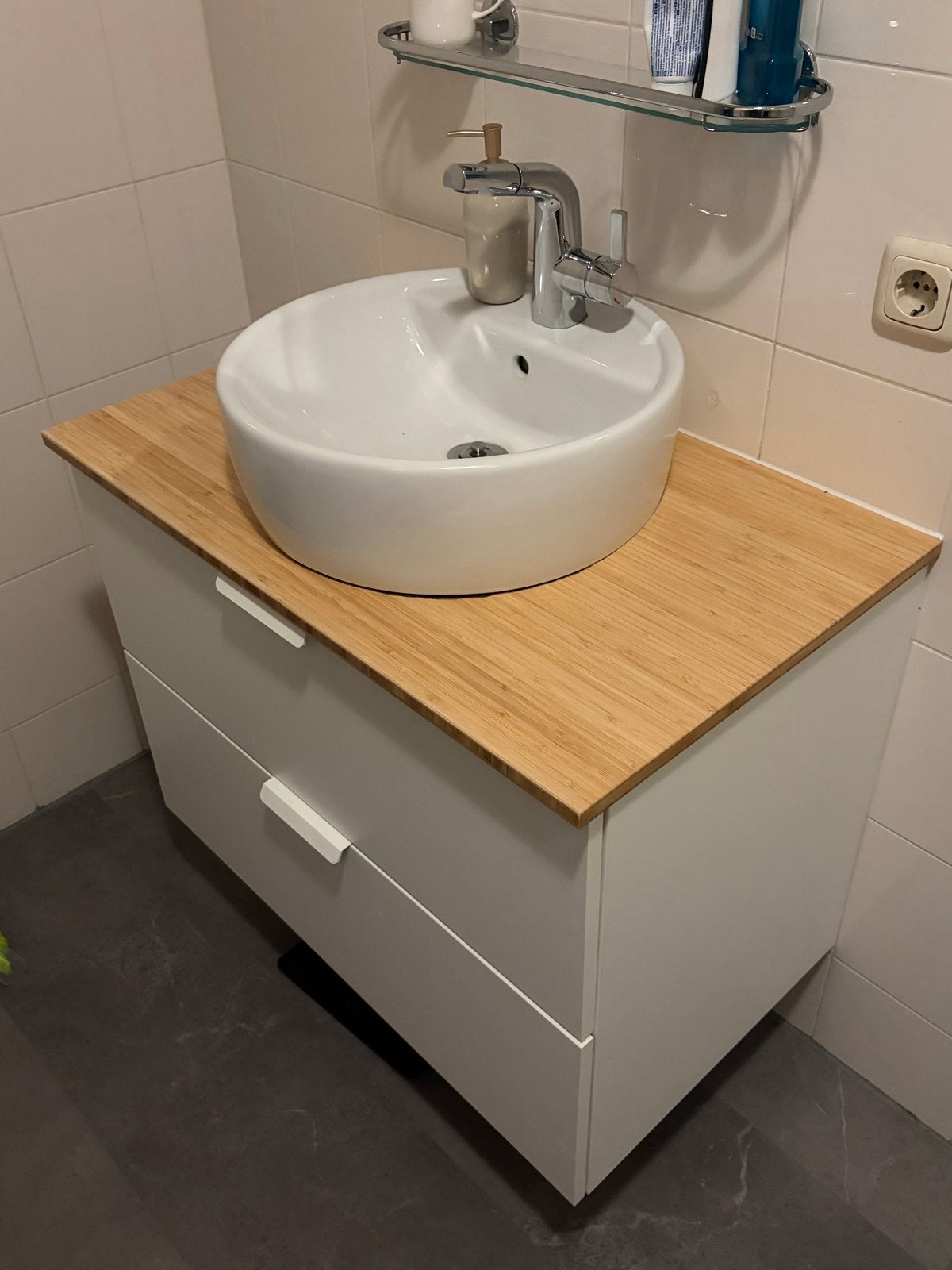 Wastafelmeubel met waskom en kraan - Zo goed als nieuw, Ophalen, 50 tot 100 cm, Zo goed als nieuw, Minder dan 100 cm
