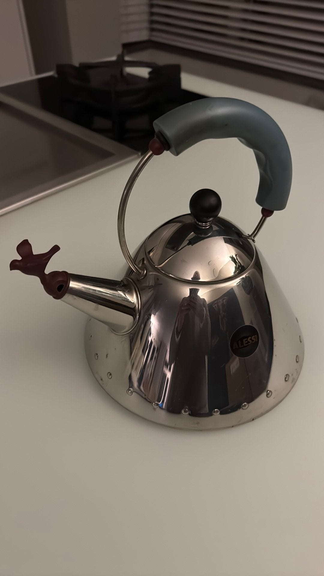 Alessi fluitketel - Vintage design, Theepot/fluitketel, Gebruikt, Zilver, Ophalen of Verzenden
