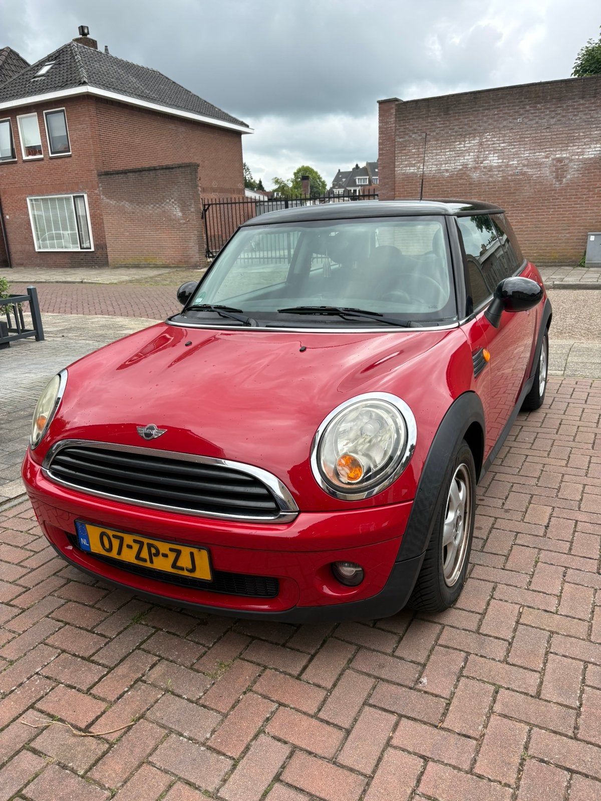 Mini (r56) 1.4 95pk 2008 Rood MEENEEMPRIJS!, Auto's, Voorwielaandrijving, 4 stoelen, 49 €/maand, Origineel Nederlands