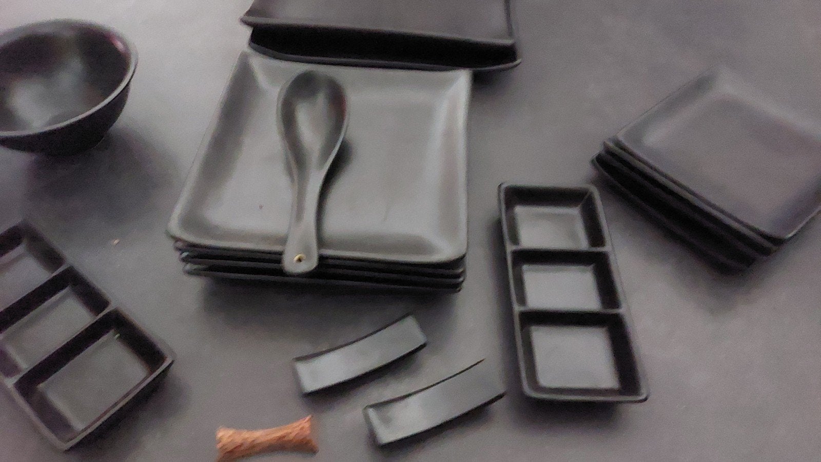 te koop servies (zwart), Huis en Inrichting, Keuken | Servies, Ophalen, Overige stijlen, Bord(en)
