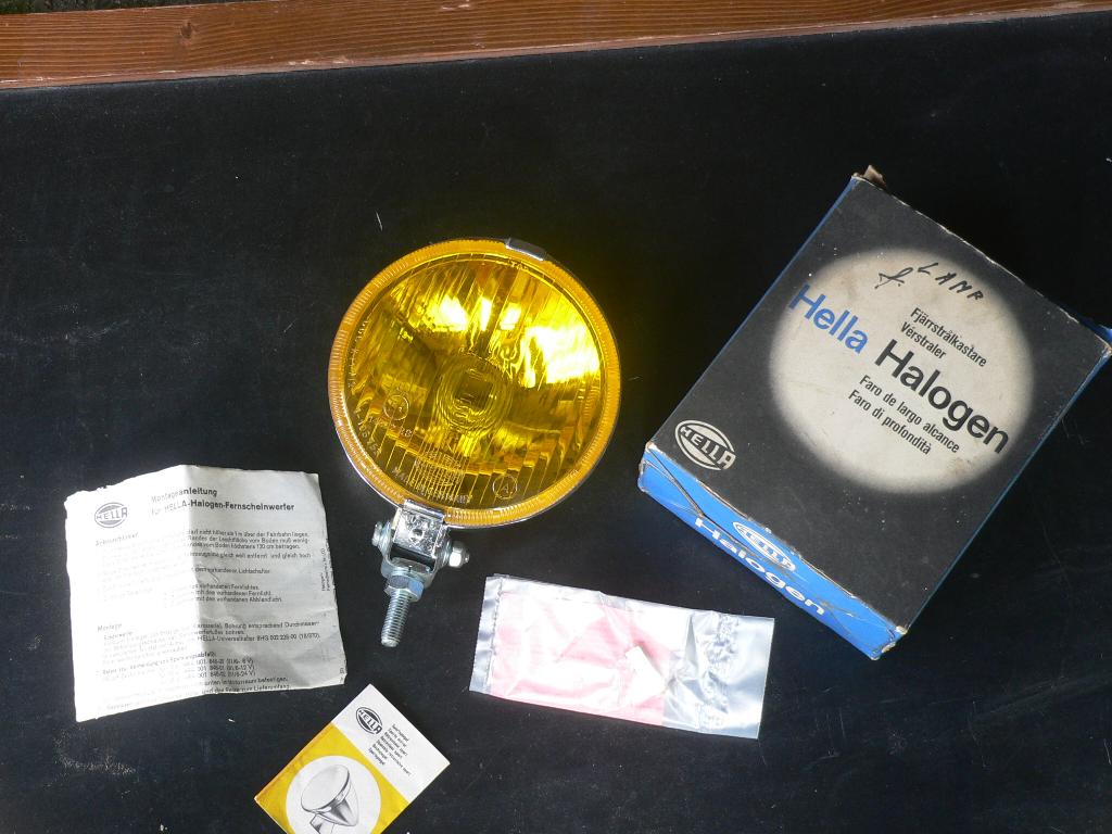 HELLA HALOGEN VERSTRALER GEEL K14412 NOS, Ophalen