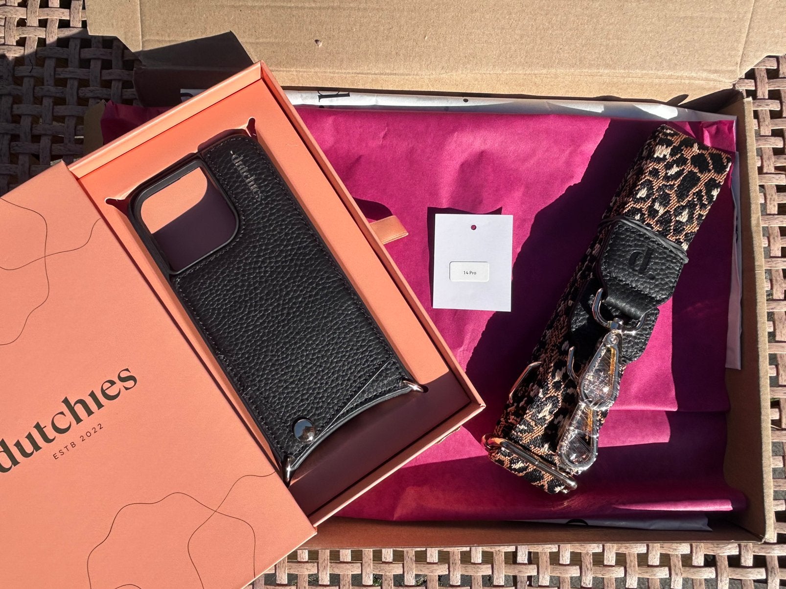 Dutchies leren iPhone 14 Pro case met leopard strap, nieuw!, Ophalen of Verzenden, Nieuw