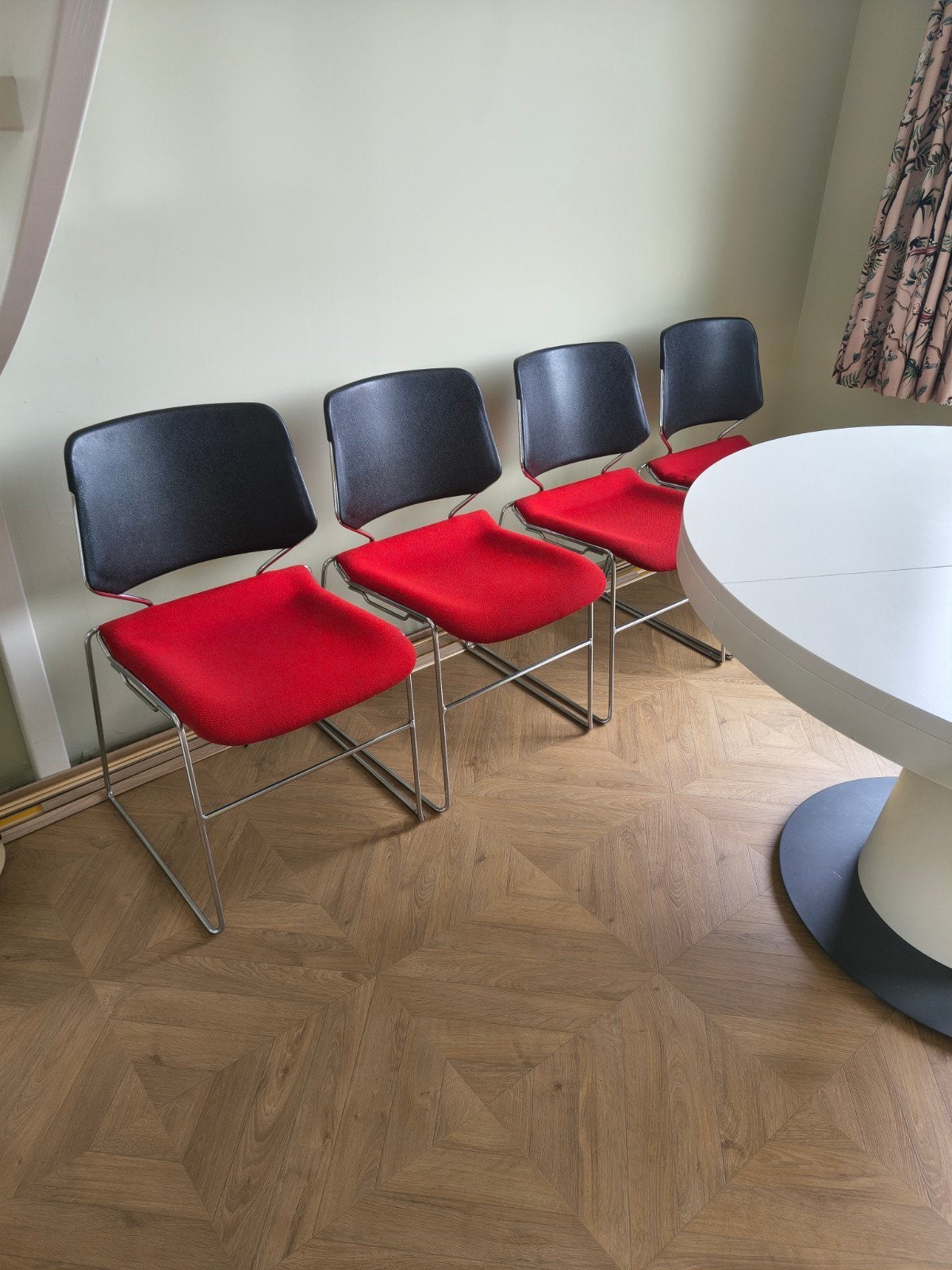 Kreuger Matrix stoelen - Thomas Tolleson design, Huis en Inrichting, Ophalen, Modern design, Gebruikt, Metaal
