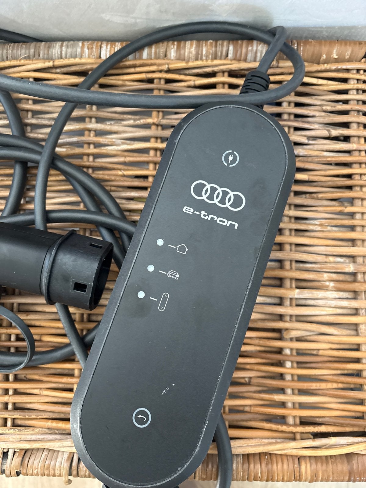Audi e-tron draagbare lader (Mode 2), Ophalen of Verzenden, Zo goed als nieuw, Laadkabel
