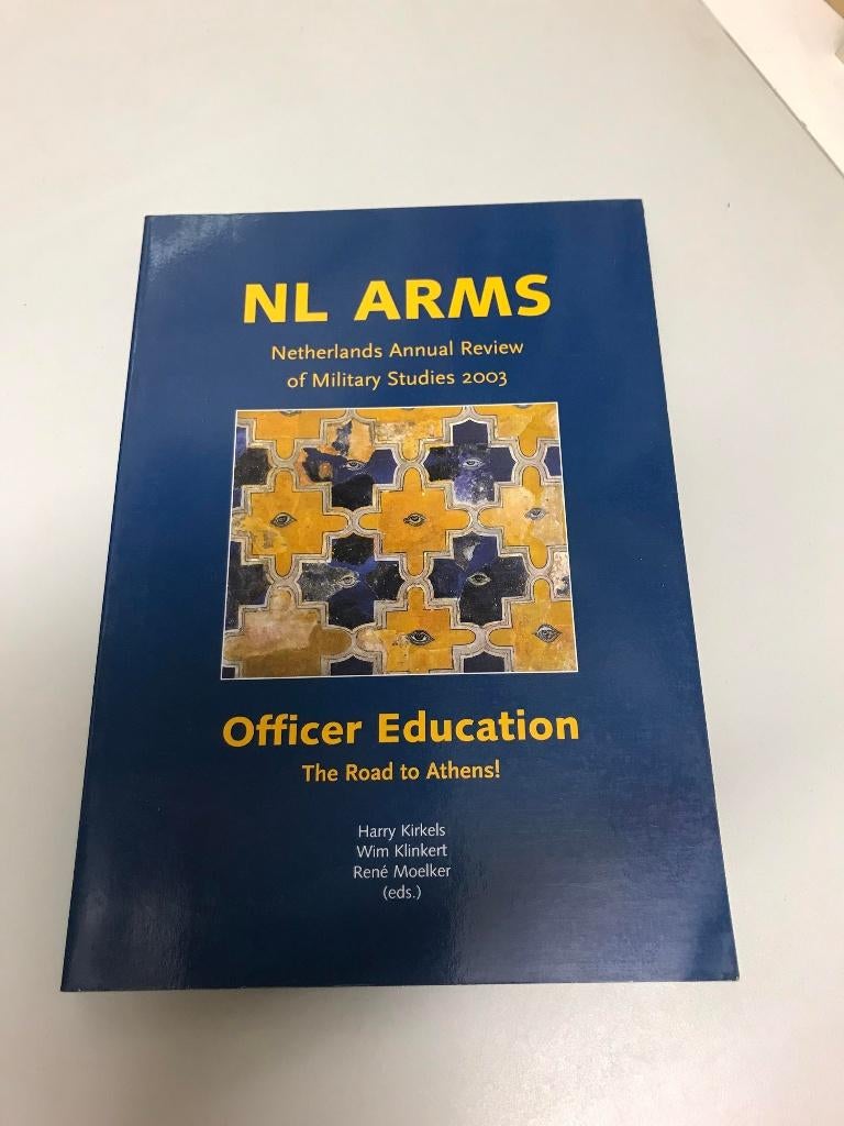 NL Arms Revieuw of Military studies, Ophalen of Verzenden, 1945 tot heden, Gelezen, Algemeen