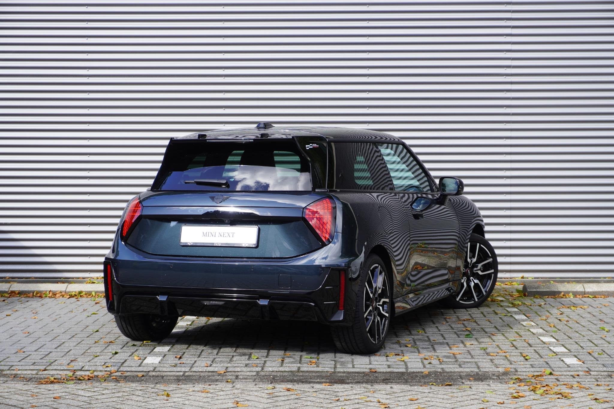 MINI 3-Deurs Cooper E John Cooper Works | Pakket XL | Glazen, Stuurwielverwarming, Gebruikt, 41 kWh, Met garantie (alle)