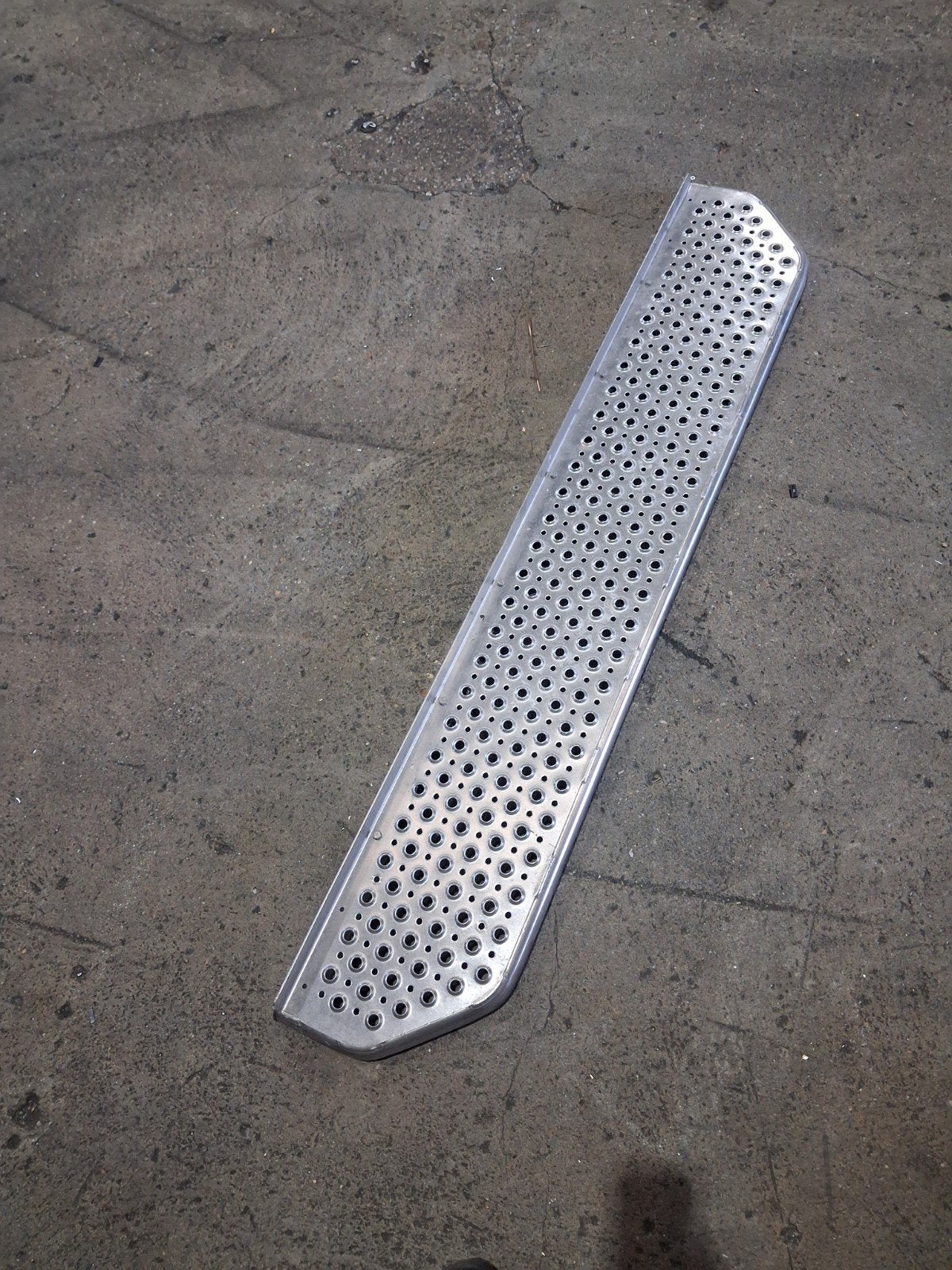 opstap bus/auto met antislip, Ophalen, Nieuw