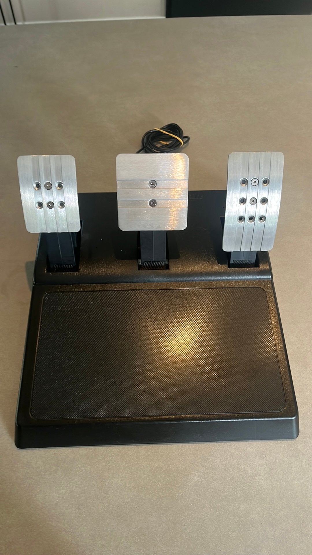 Thrustmaster t300 pedalen zgan, Spelcomputers en Games, Ophalen of Verzenden, Zo goed als nieuw, Stuur of Pedalen, PlayStation 3