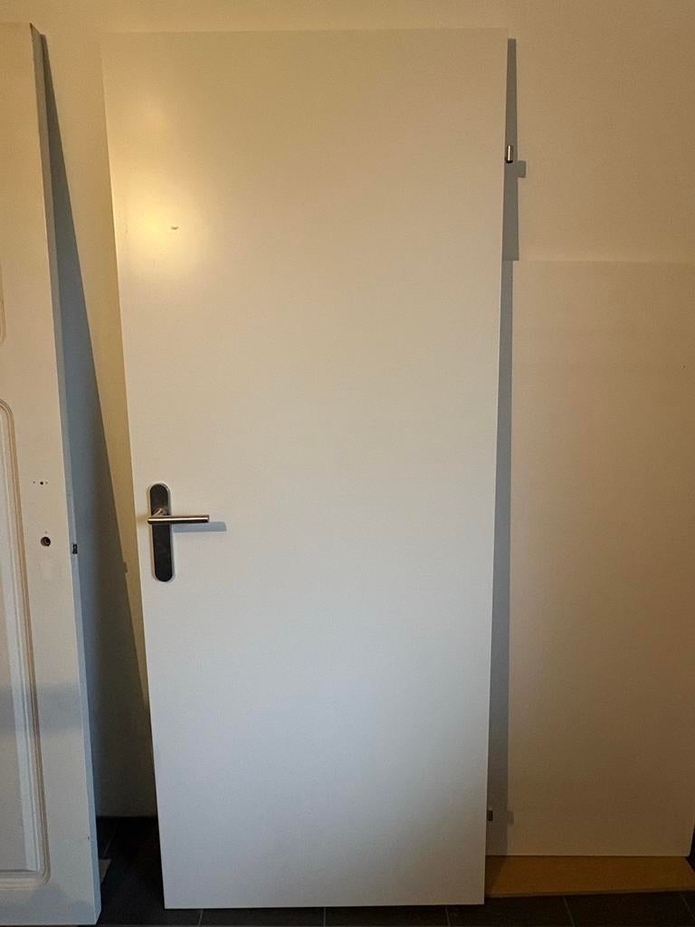 Witte binnendeur met klink svedex opdek rechtsdraaiend, Doe-het-zelf en Verbouw, Deuren en Horren, Ophalen, Gebruikt, 80 tot 100 cm