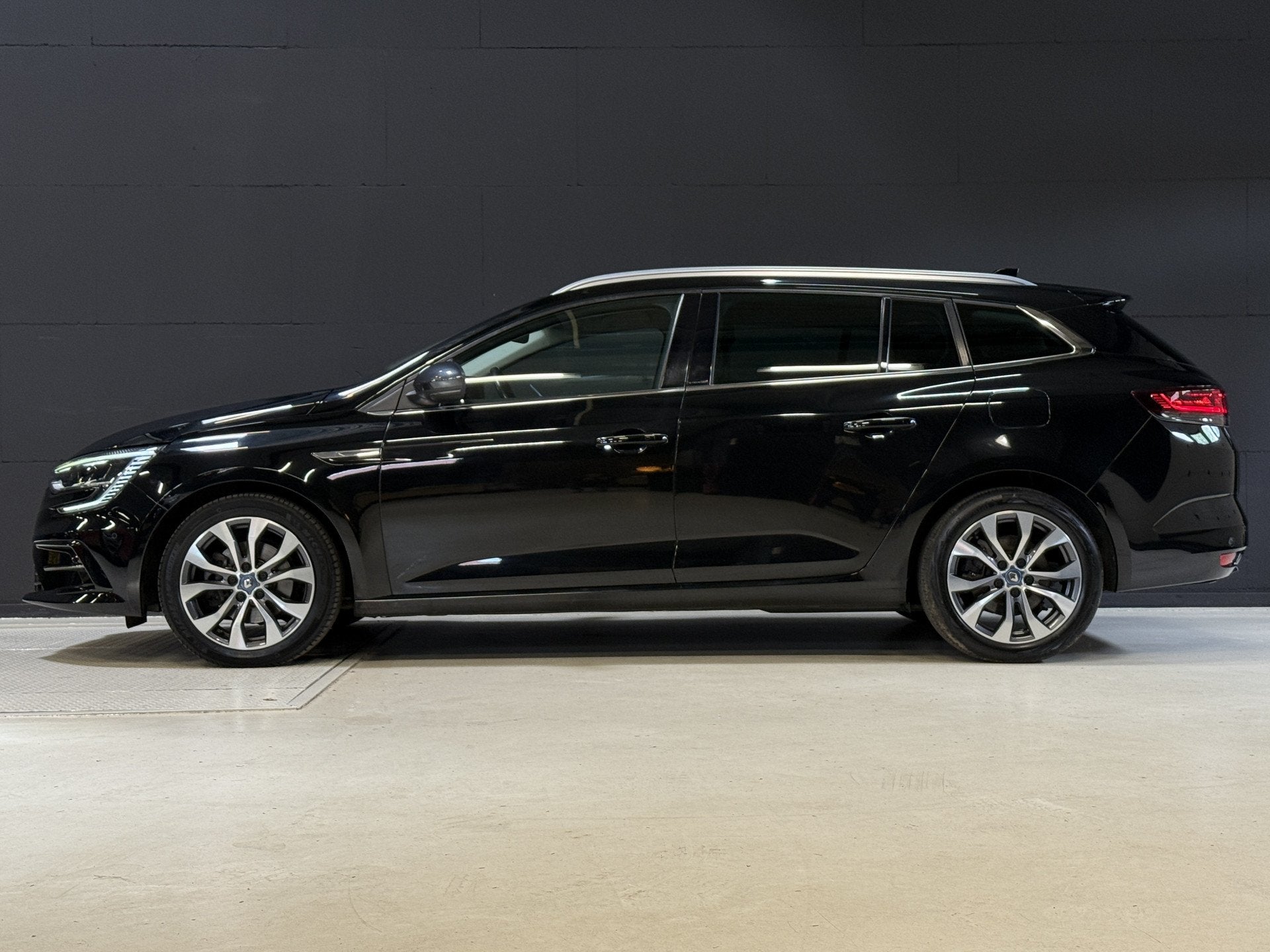 Renault Mégane Estate 1.6 E-Tech Plug-In Hybrid 160 Busines, 77 km/l, Gebruikt, 4 cilinders, Hybride Elektrisch/Benzine