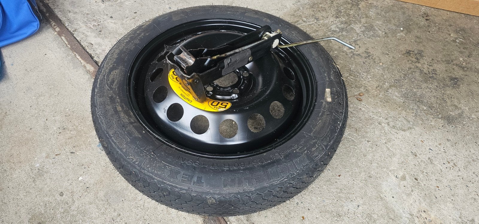 thuiskomertje en krik volvo s60 2004, Ophalen, Overige, Gebruikt, Overige